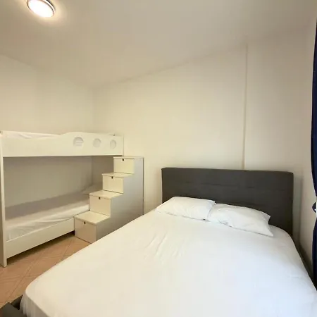 Titanic Seafront, Lungomare, Sleeps 6 *